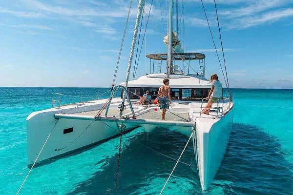 如果你愛(ài)上了帆船，不必和我說(shuō)謝謝！